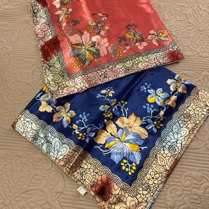😍New Set of 2 Square Floral Scarves😍
